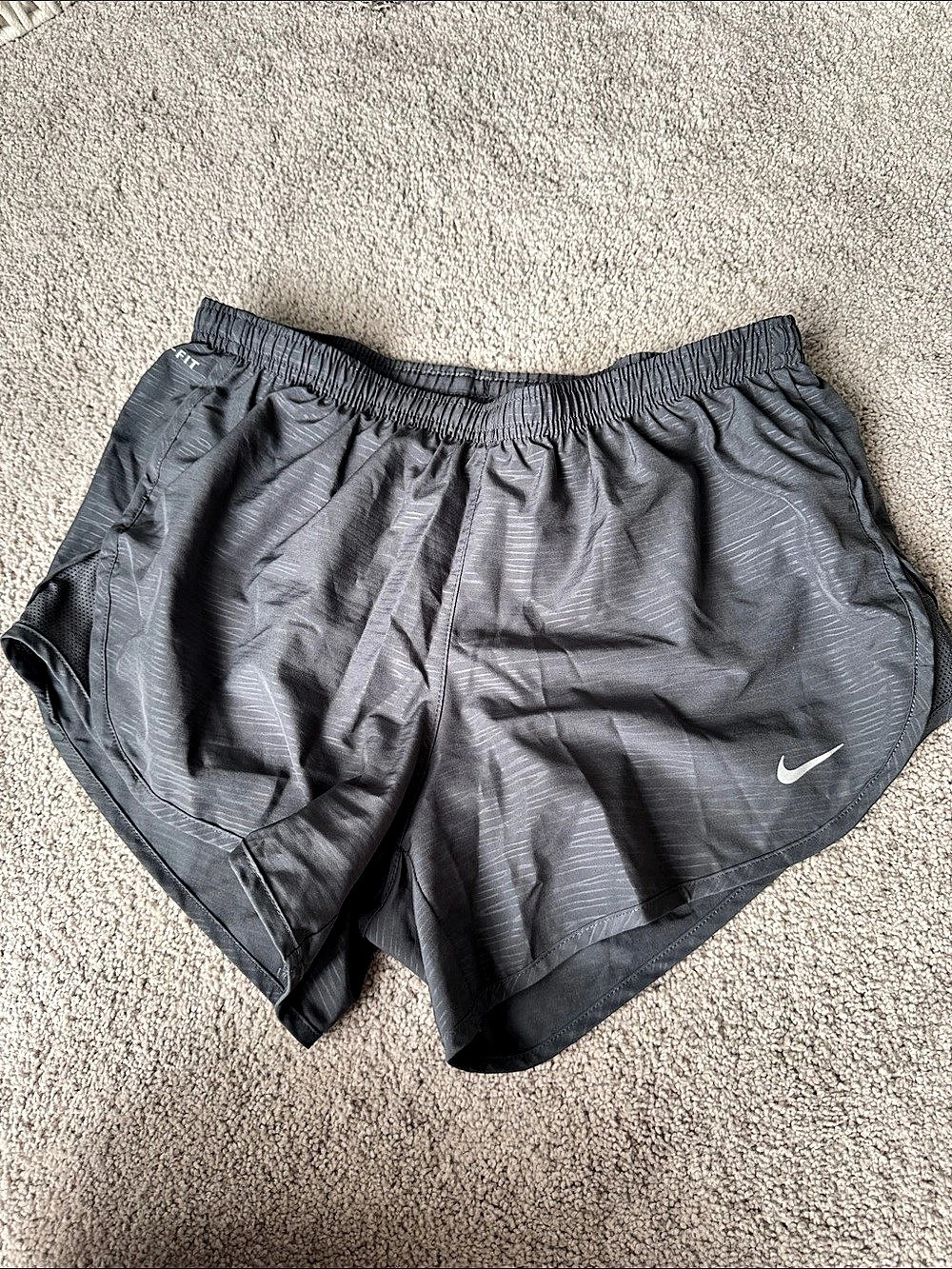 Nike Dri-FIT Athletic Shorts in Gray Size Small